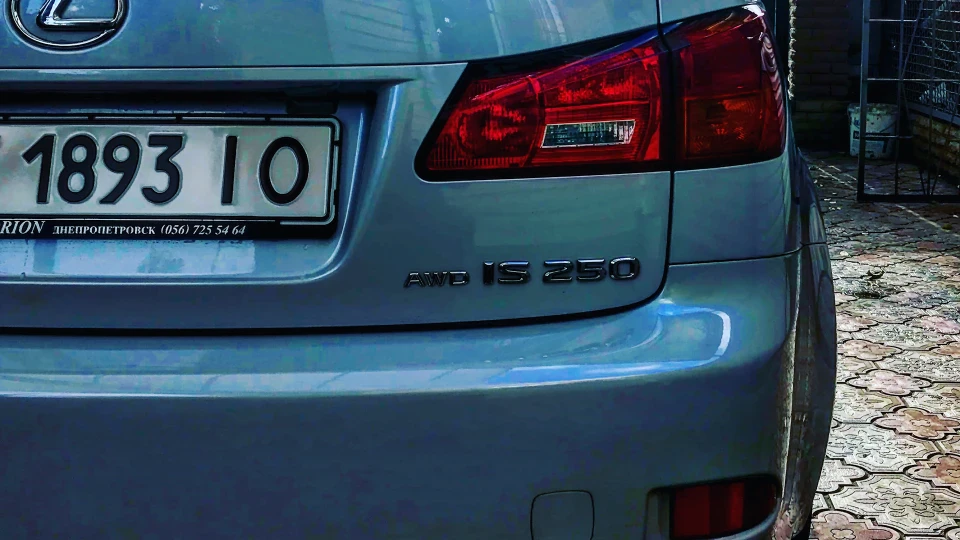 Lexus IS Iska) 2