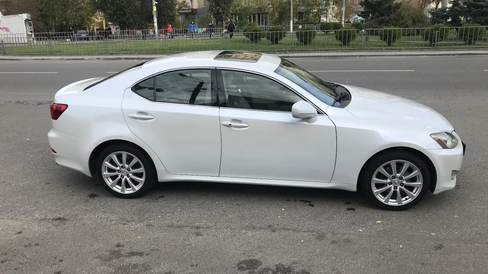 Lexus IS Iska) 3