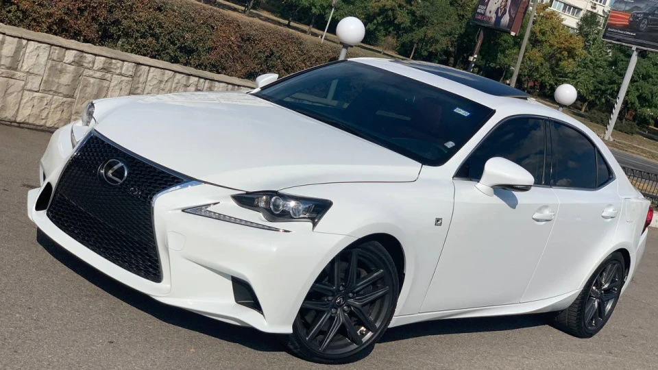 Lexus IS Лілі 2