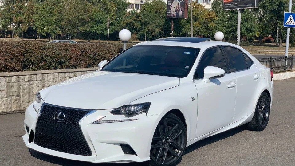 Lexus IS Лілі 3