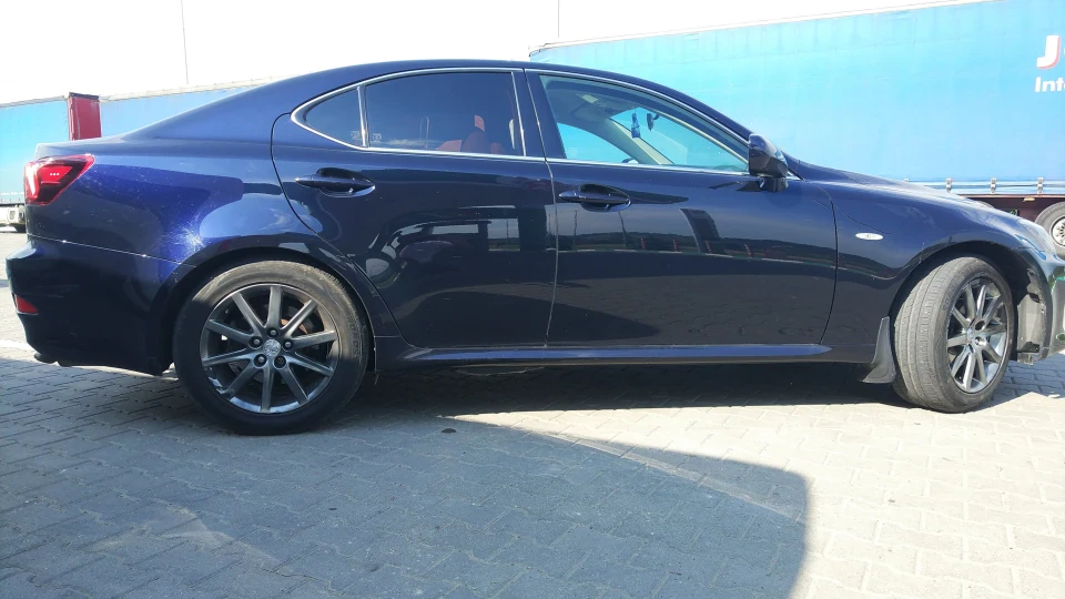 Lexus IS плавний турбо 4