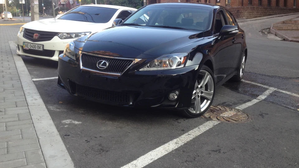 Lexus IS Refined boy 3