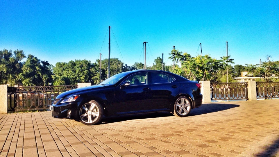 Lexus IS Refined boy 4