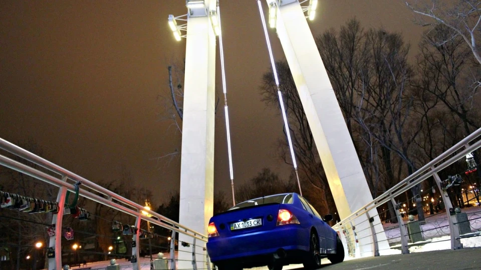 Lexus IS СИНІЙ оксамитTRD 2