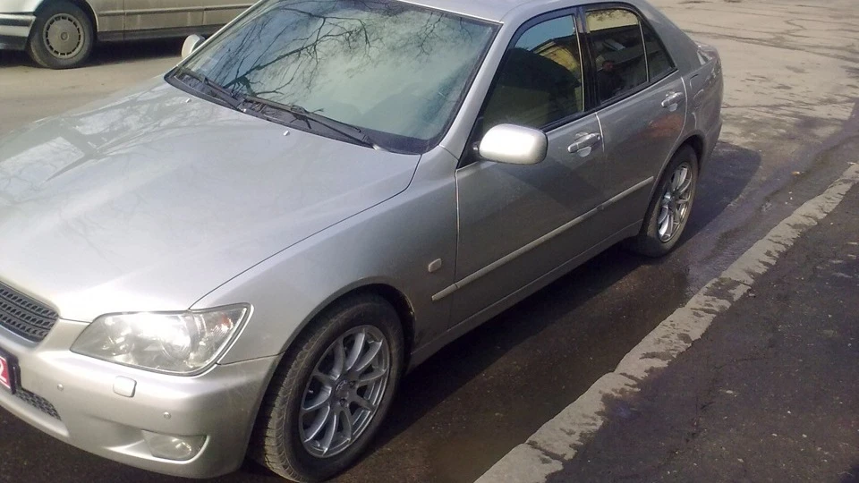 Lexus IS Супер 2