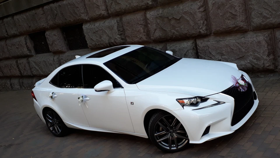 Lexus IS White F spirit