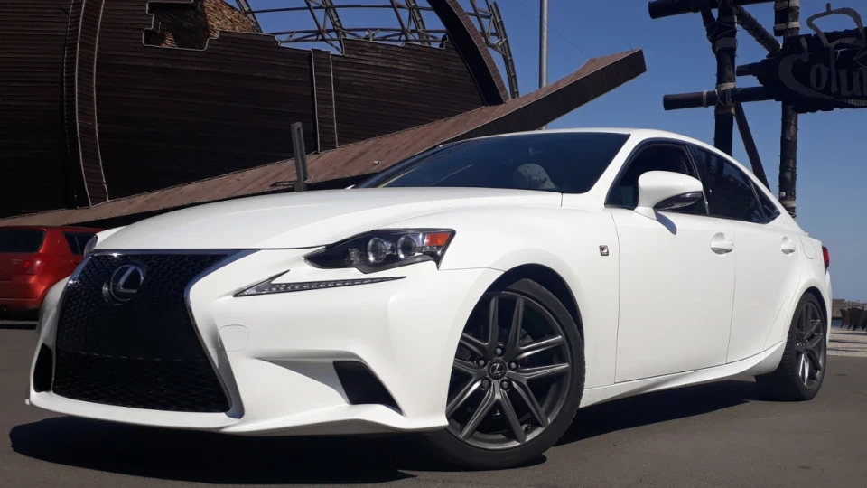 Lexus IS White F spirit 3