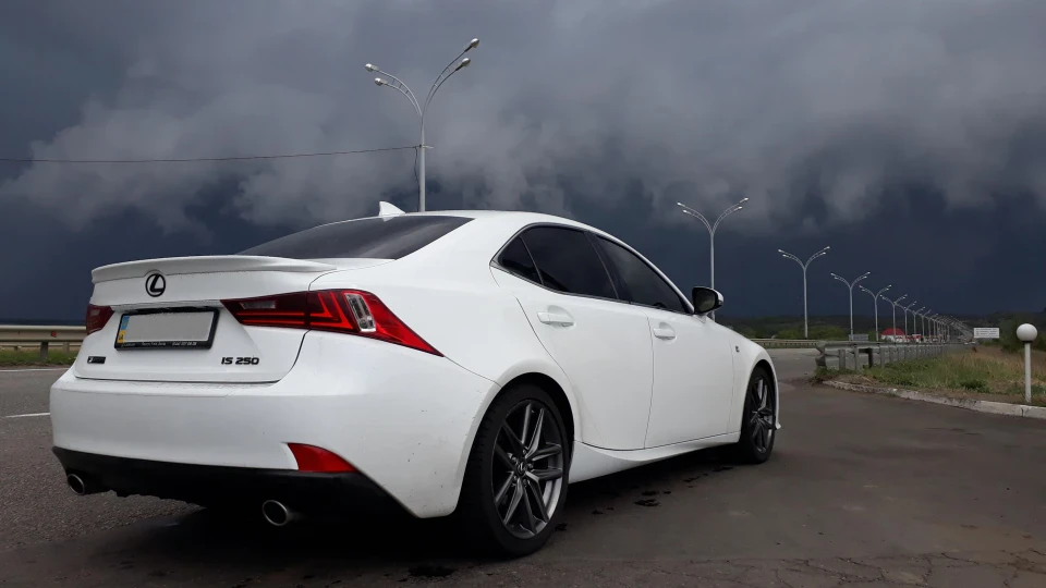 Lexus IS White F spirit 5