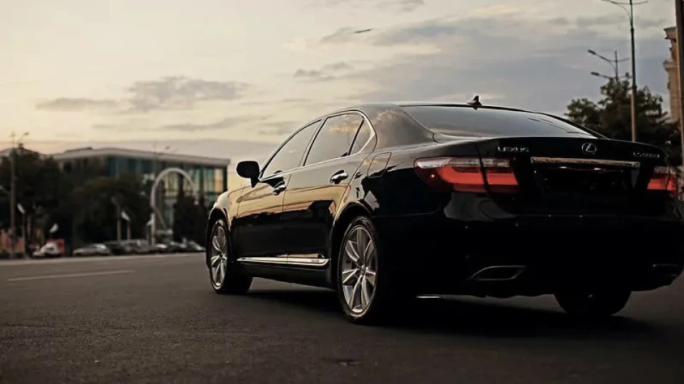 Lexus LS Hybrid