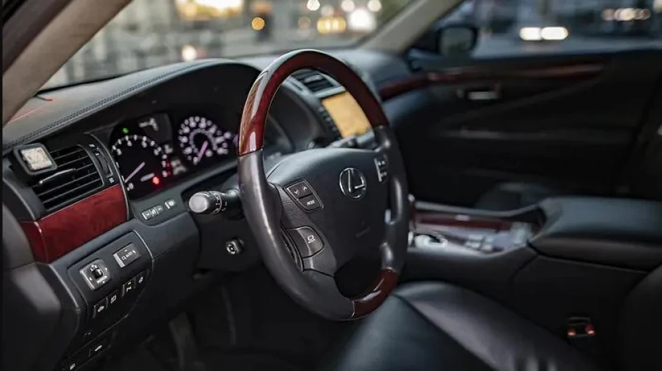 Lexus LS Hybrid 5