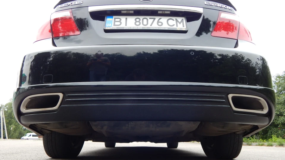 Lexus LS 4