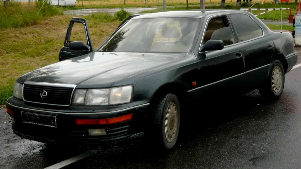 Lexus LS 4