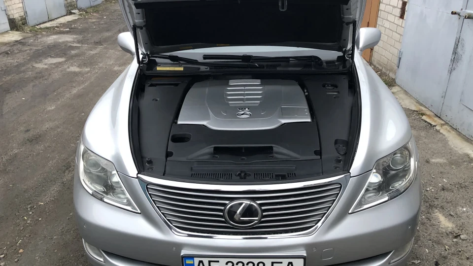 Lexus LS 2