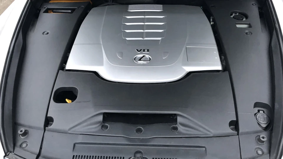 Lexus LS 3