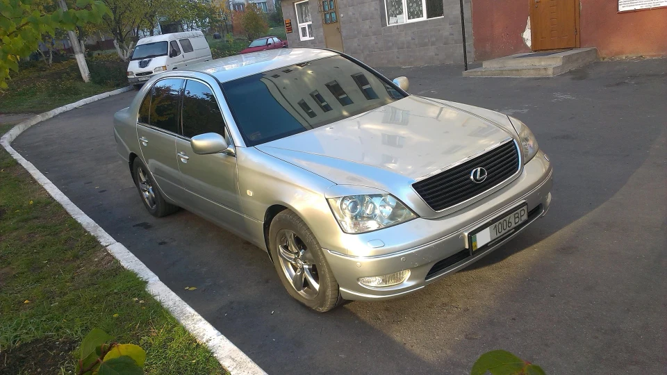 Lexus LS 2