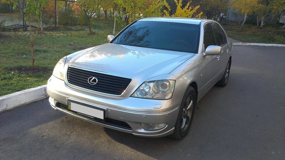 Lexus LS 4