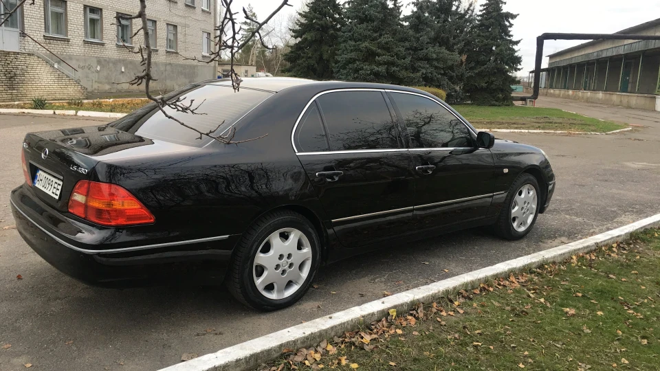 Lexus LS