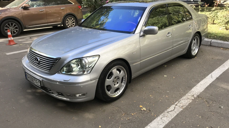 Lexus LS
