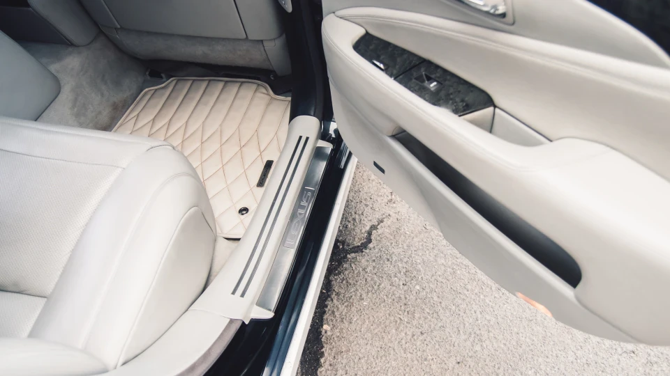 Lexus LS 5