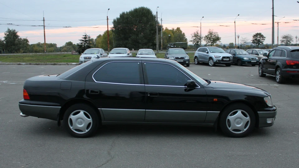 Lexus LS 2