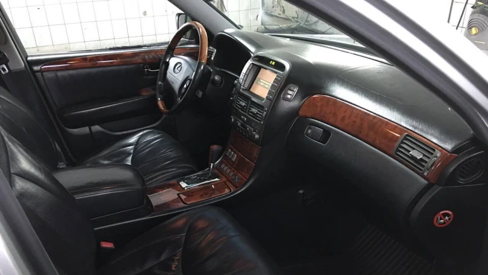 Lexus LS 5