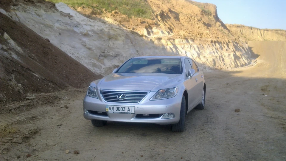 Lexus LS