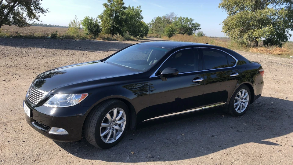 Lexus LS 2