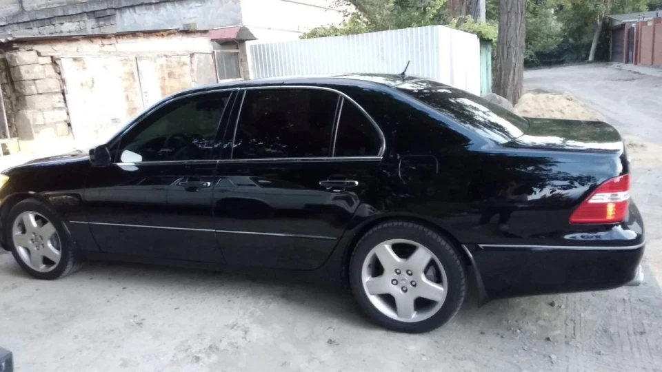 Lexus LS