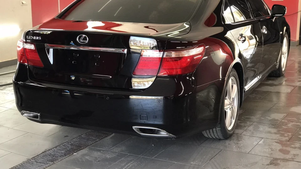 Lexus LS 4