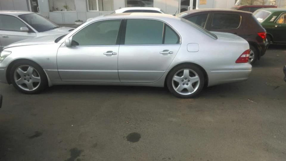 Lexus LS 430. Europe