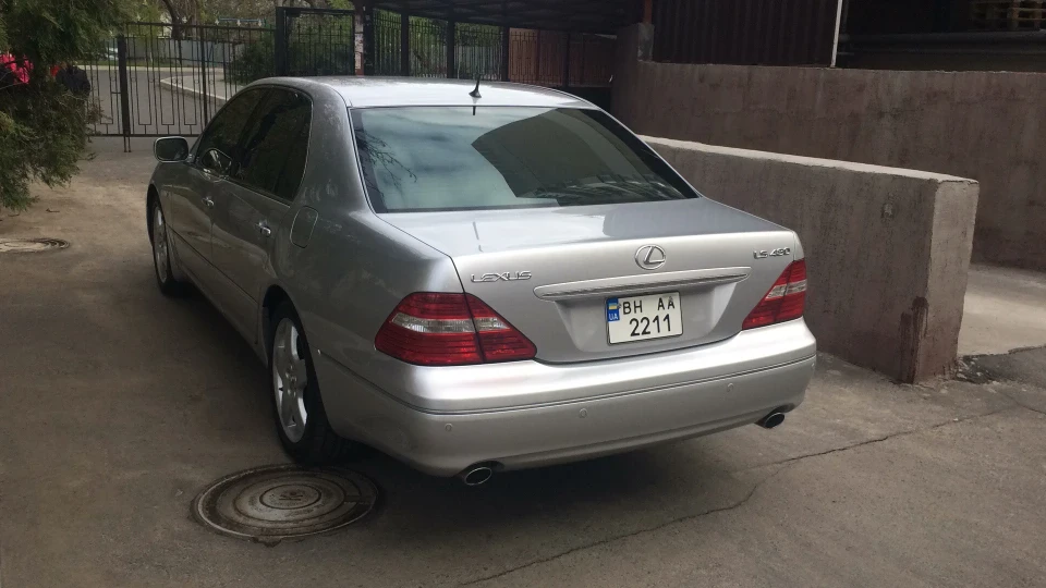 Lexus LS 430. Europe 2