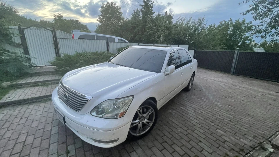Lexus LS 430 4