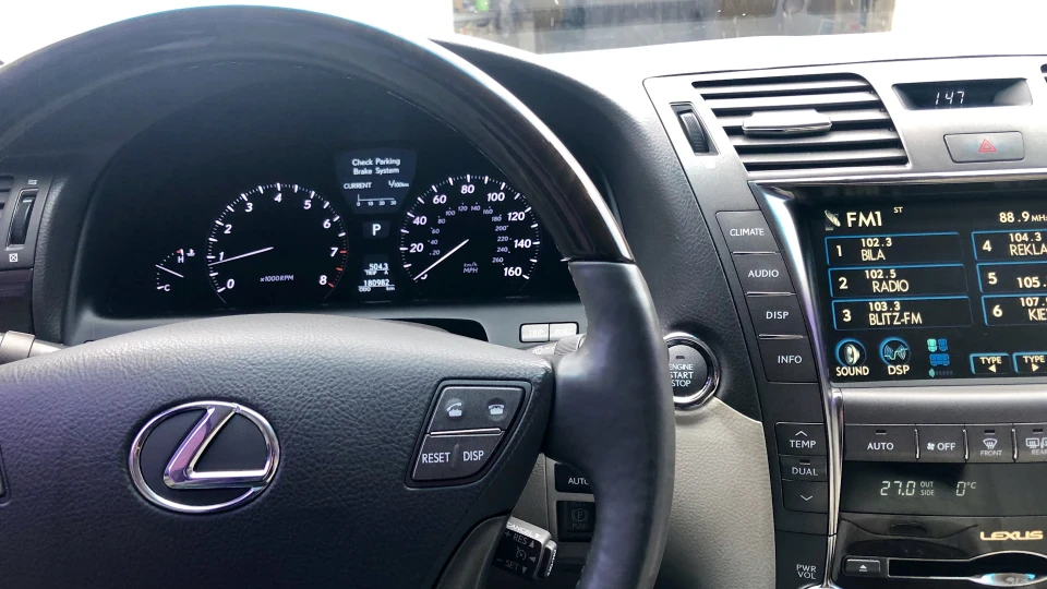 Lexus LS 4.6 коротун 5
