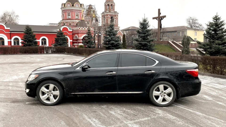 Lexus LS 460 AWD 2