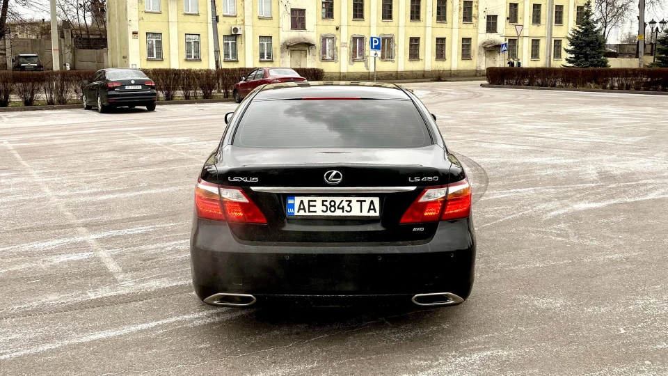 Lexus LS 460 AWD 4