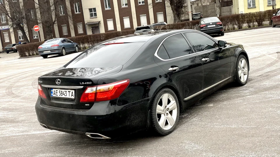 Lexus LS 460 AWD 5