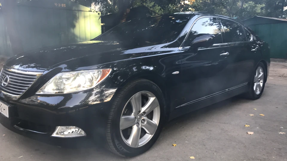Lexus LS 460 Long 2