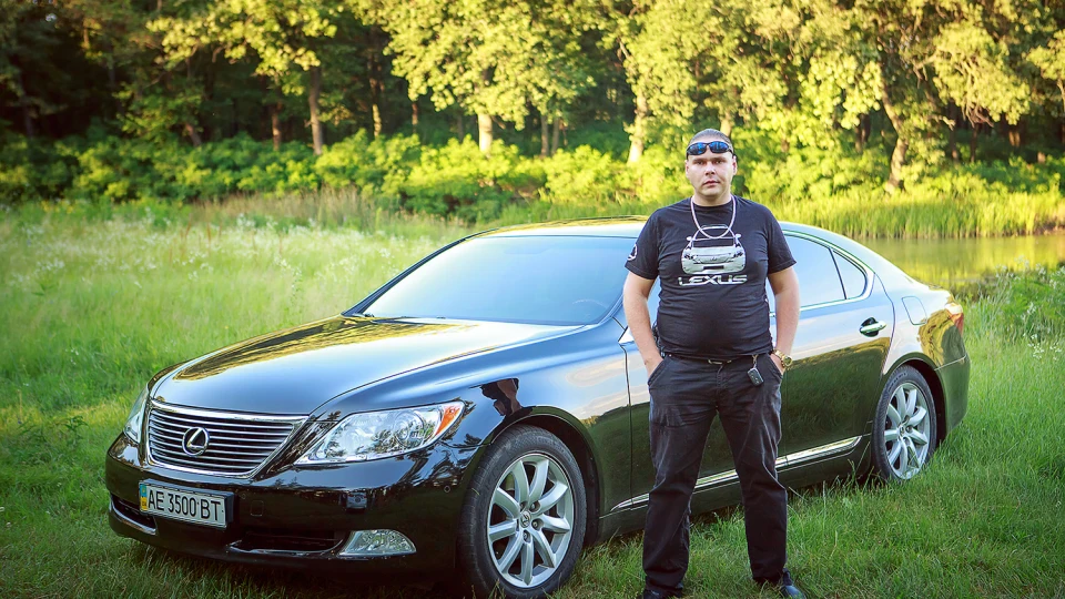 Lexus LS Black Shadow