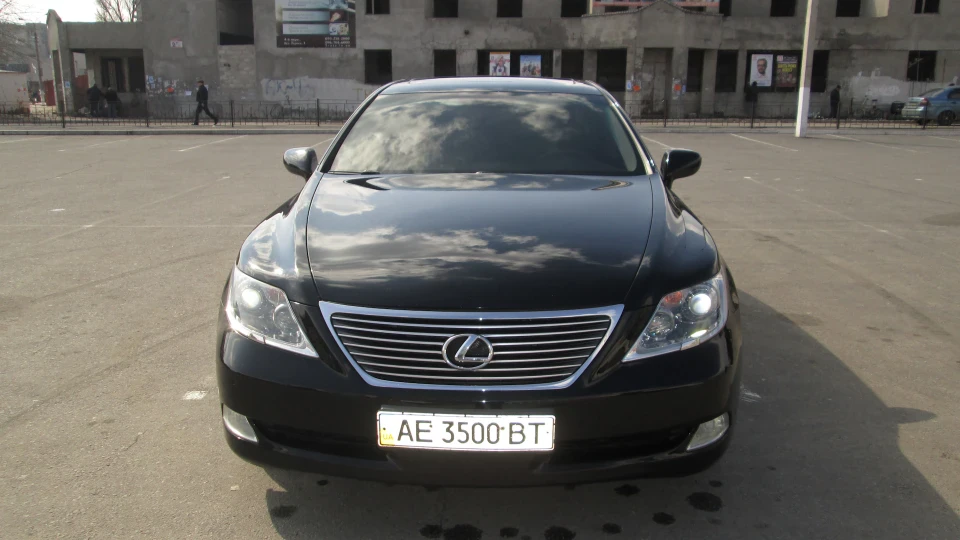Lexus LS Black Shadow 2