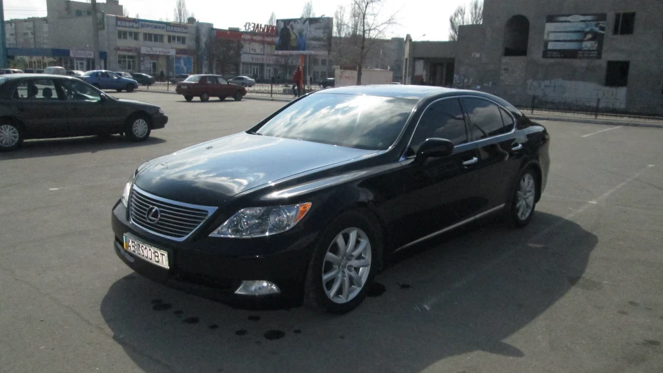 Lexus LS Black Shadow 3