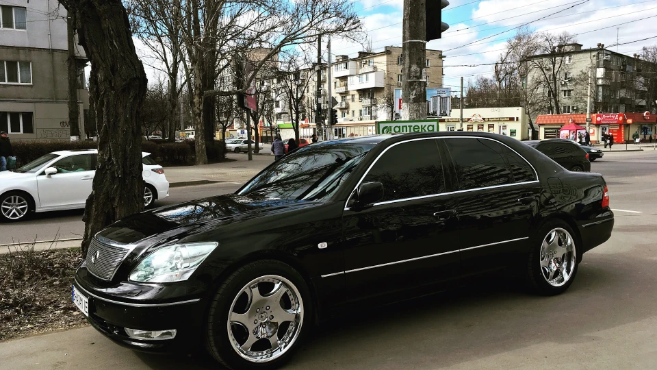 Lexus LS Циган