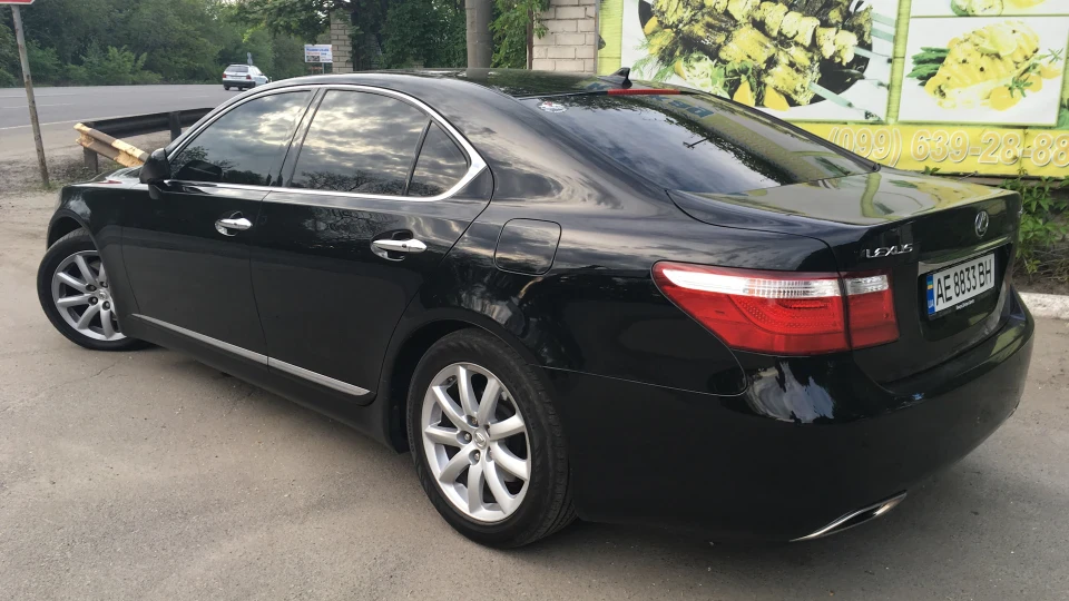 Lexus LS Dreamliner 2