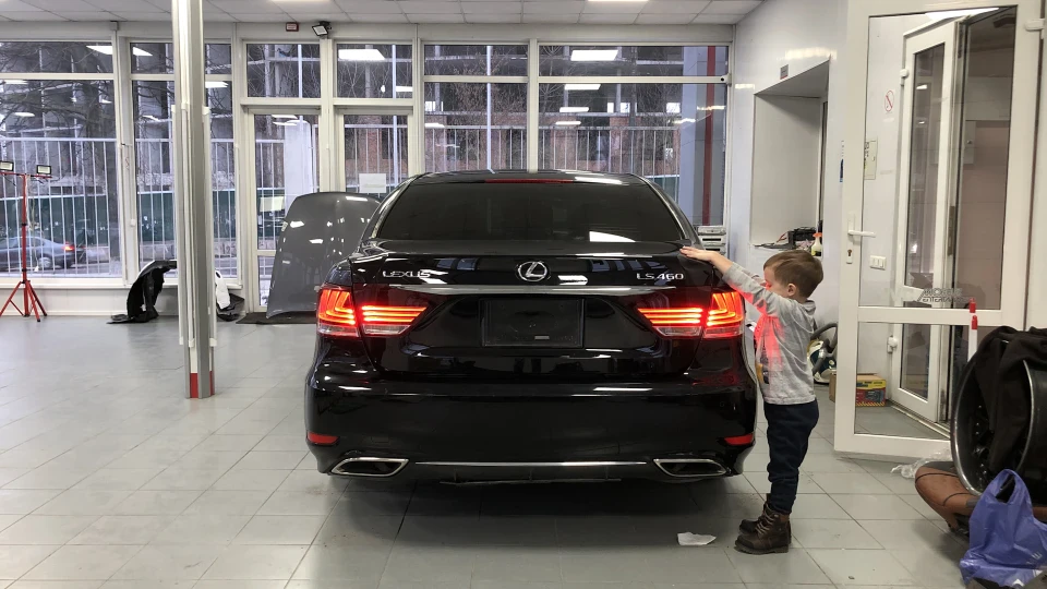Lexus LS з 2007 у 2015 F-Sport 4