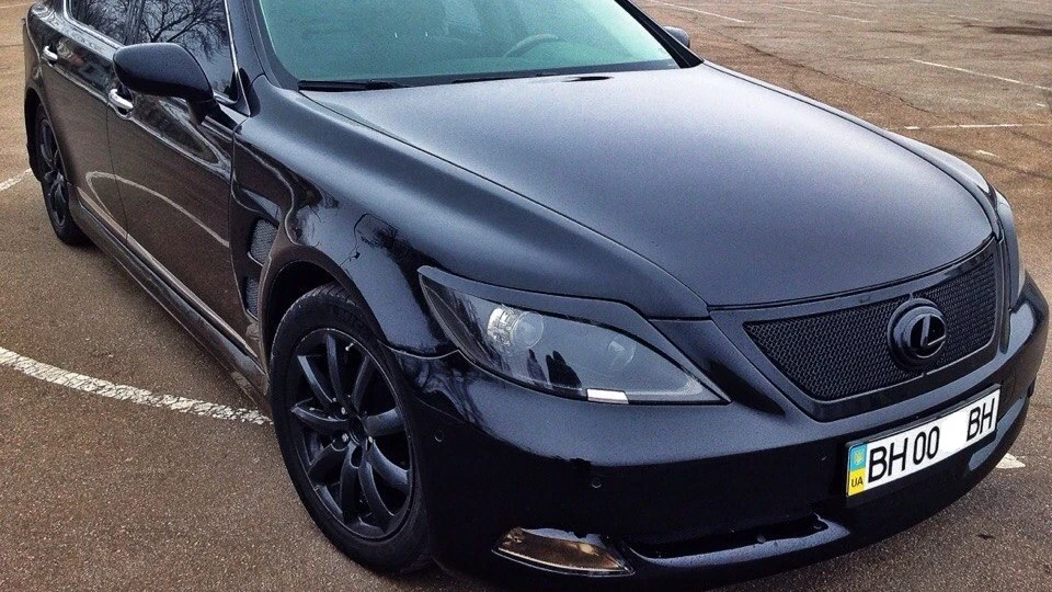 Lexus LS Лімузин