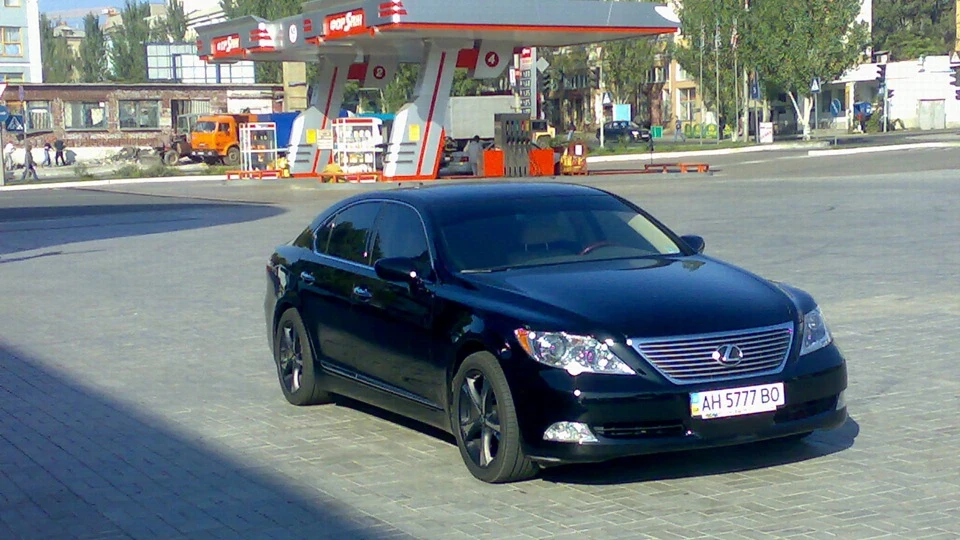 Lexus LS LS460))) 3