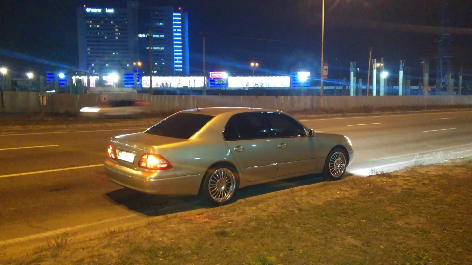 Lexus LS Лисий продаю 11.9$