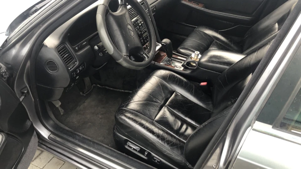 Lexus LS Товстун