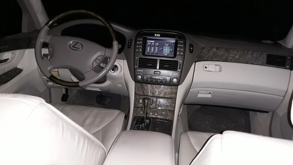 Lexus LS USA