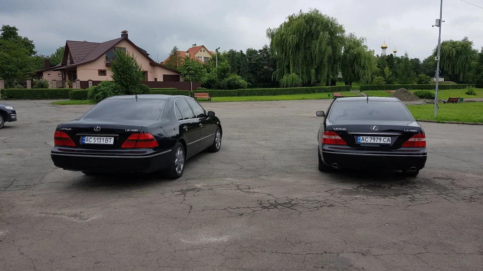 Lexus LS USA 3