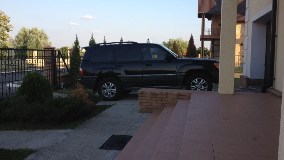 Lexus LX 3